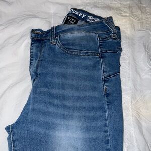 Booty-lifting High-Rise Short Jeans